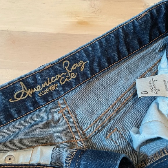 American Rag Cie Cuffed Jean Shorts Size 0 - Picture 5 of 6